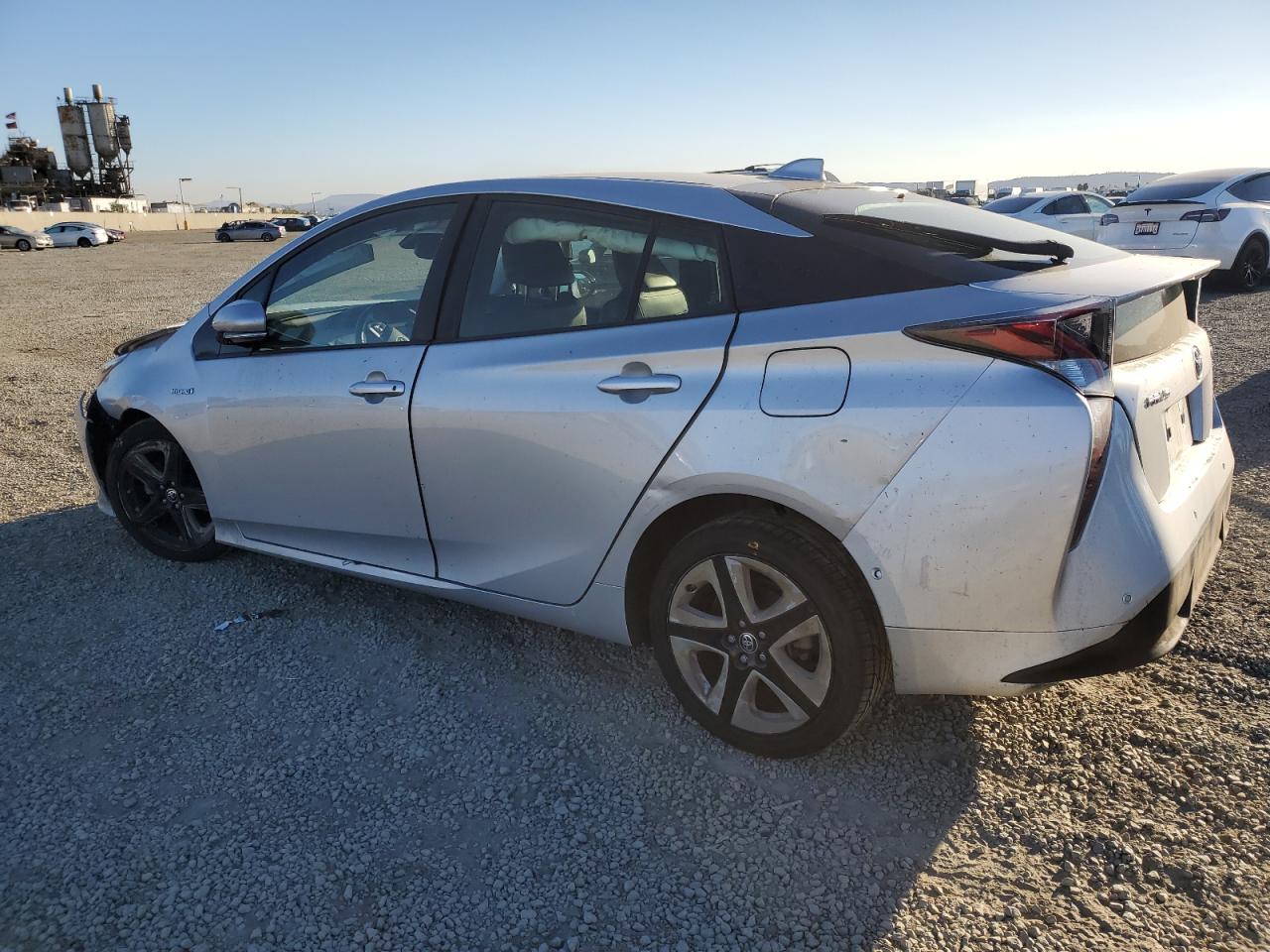 2016 Toyota Prius - Image 2