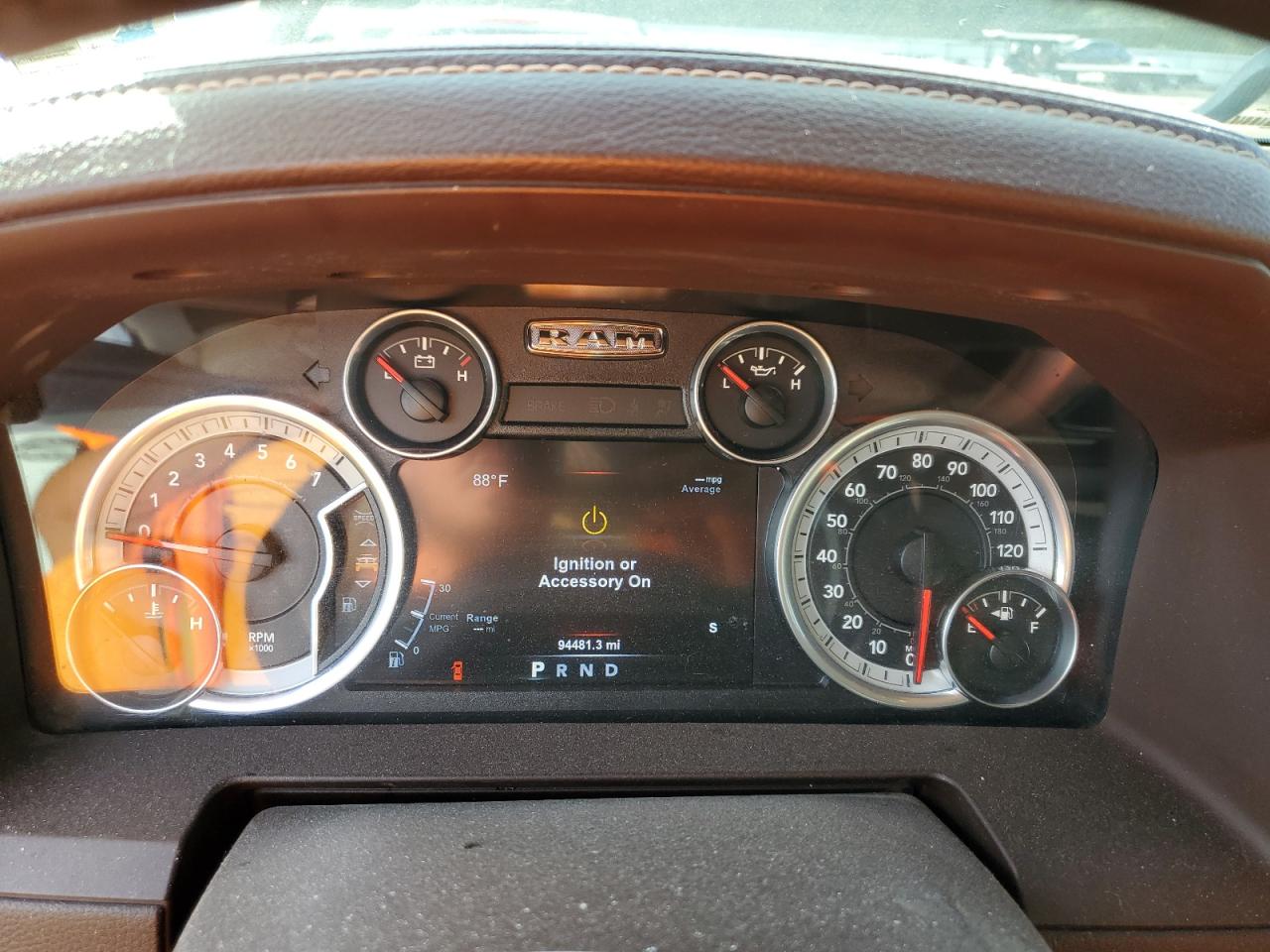 2015 RAM 1500 - Image 9