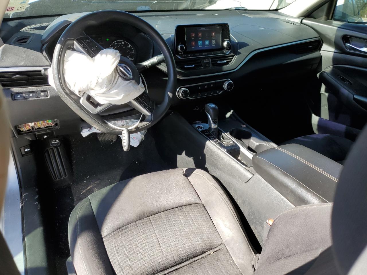 2021 Nissan Altima - Image 8