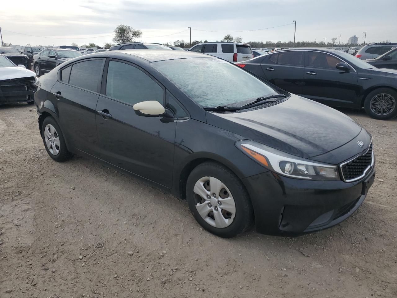 2017 Kia Forte - Image 4