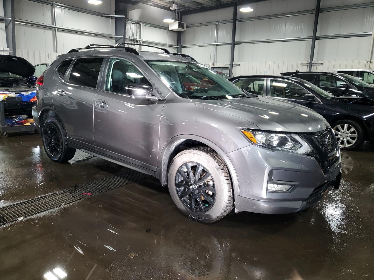 2018 Nissan Rogue - Image 4