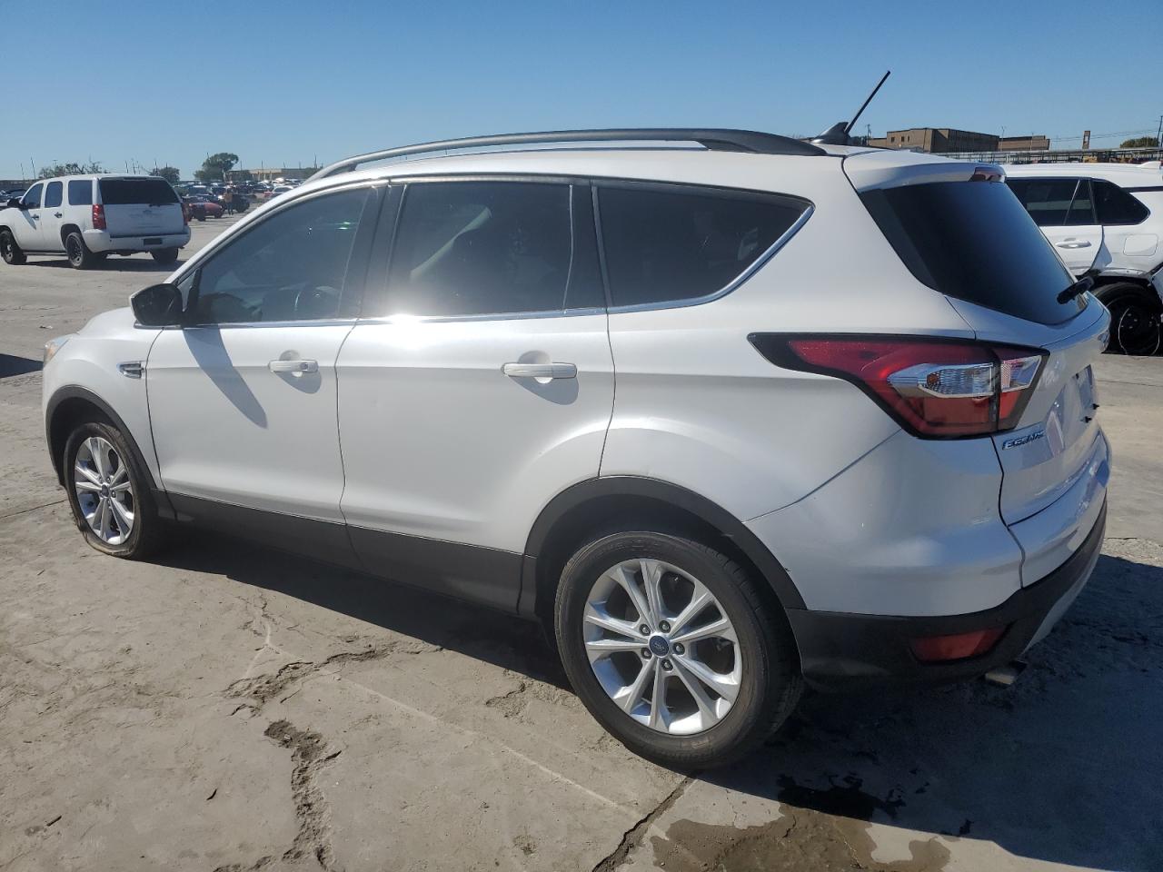 VIN 1FMCU0HD3JUA09256 2018 FORD ESCAPE no.2