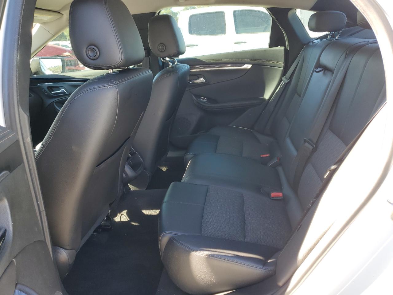2017 Chevrolet Impala - Image 11