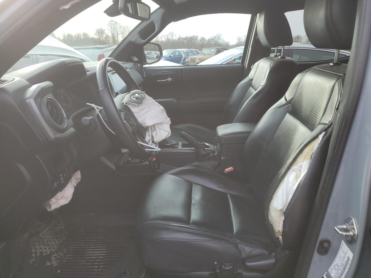 2019 Toyota Tacoma - Image 7