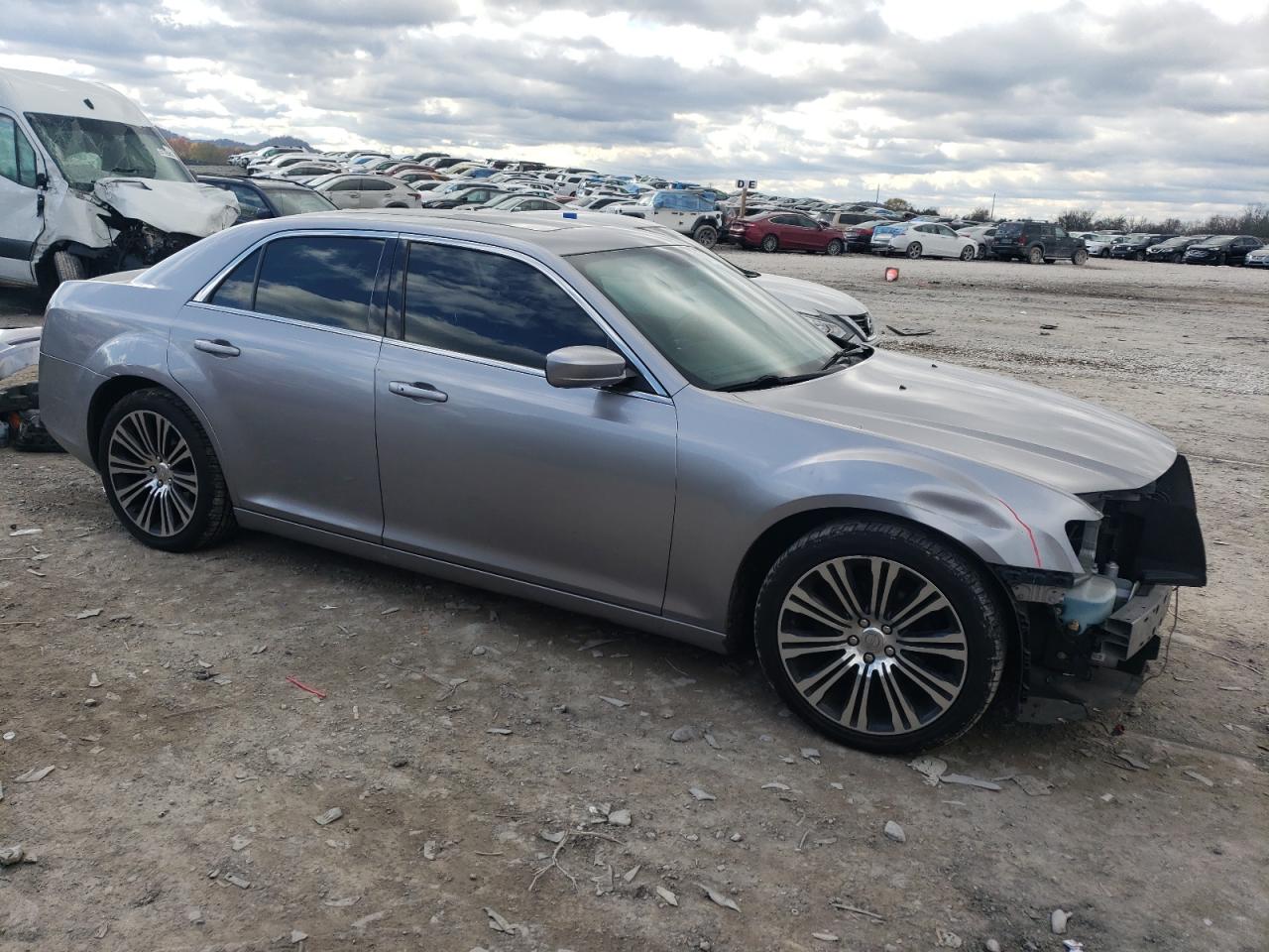 2014 Chrysler 300 - Image 4
