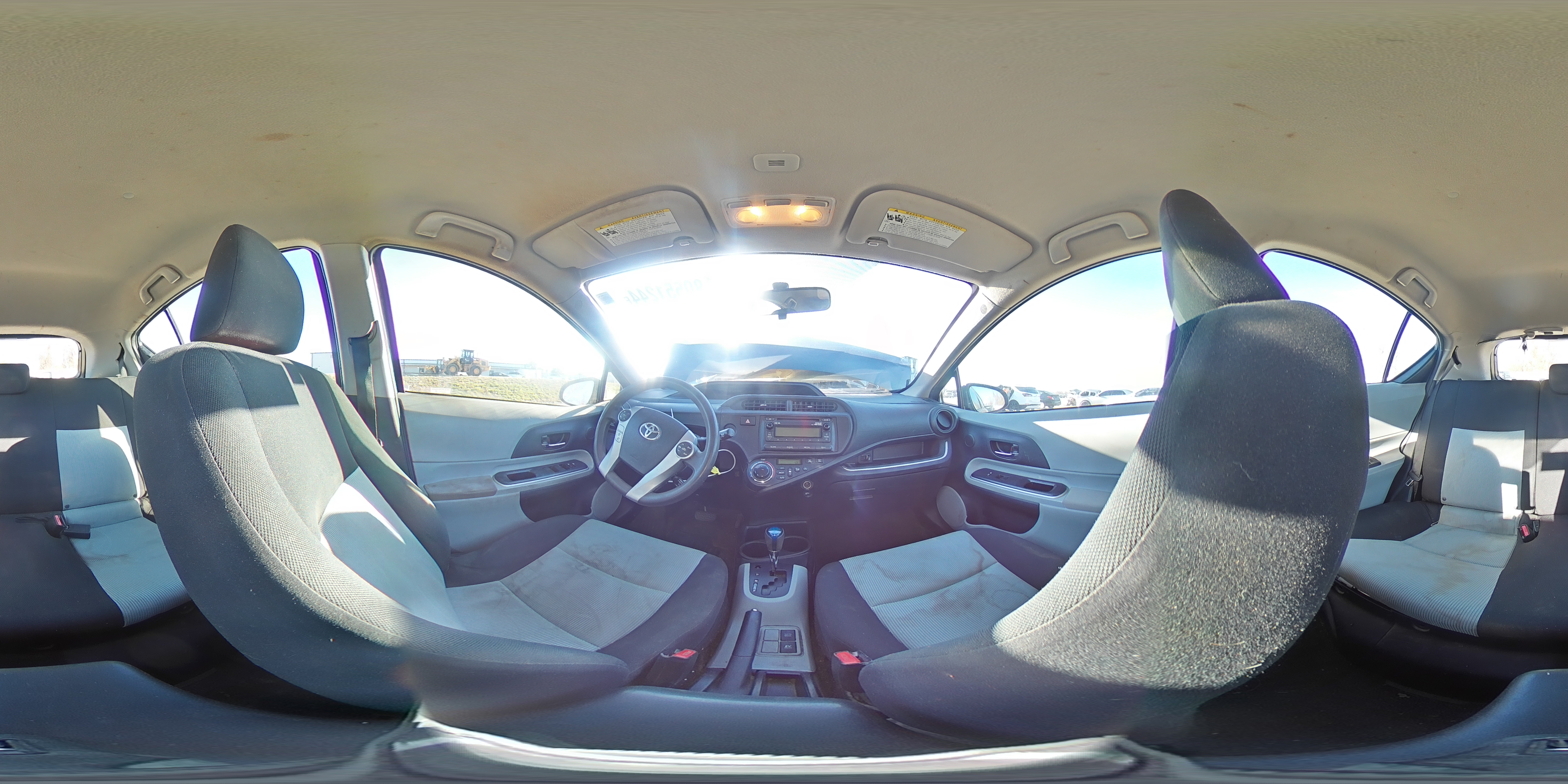 2014 Toyota Prius - Image 13