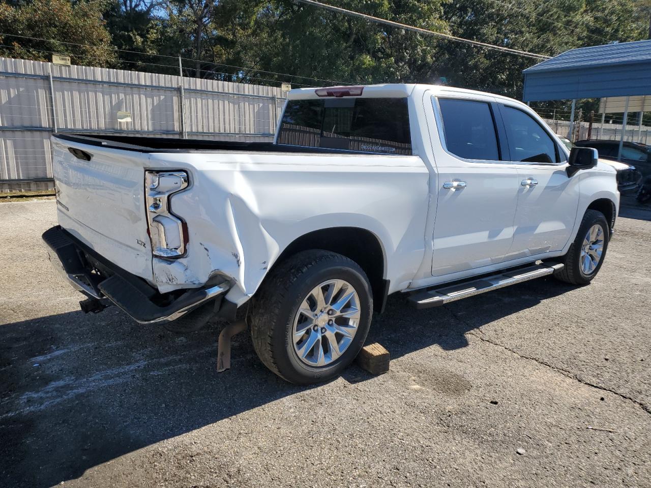 2021 Chevrolet Silverado - Image 3