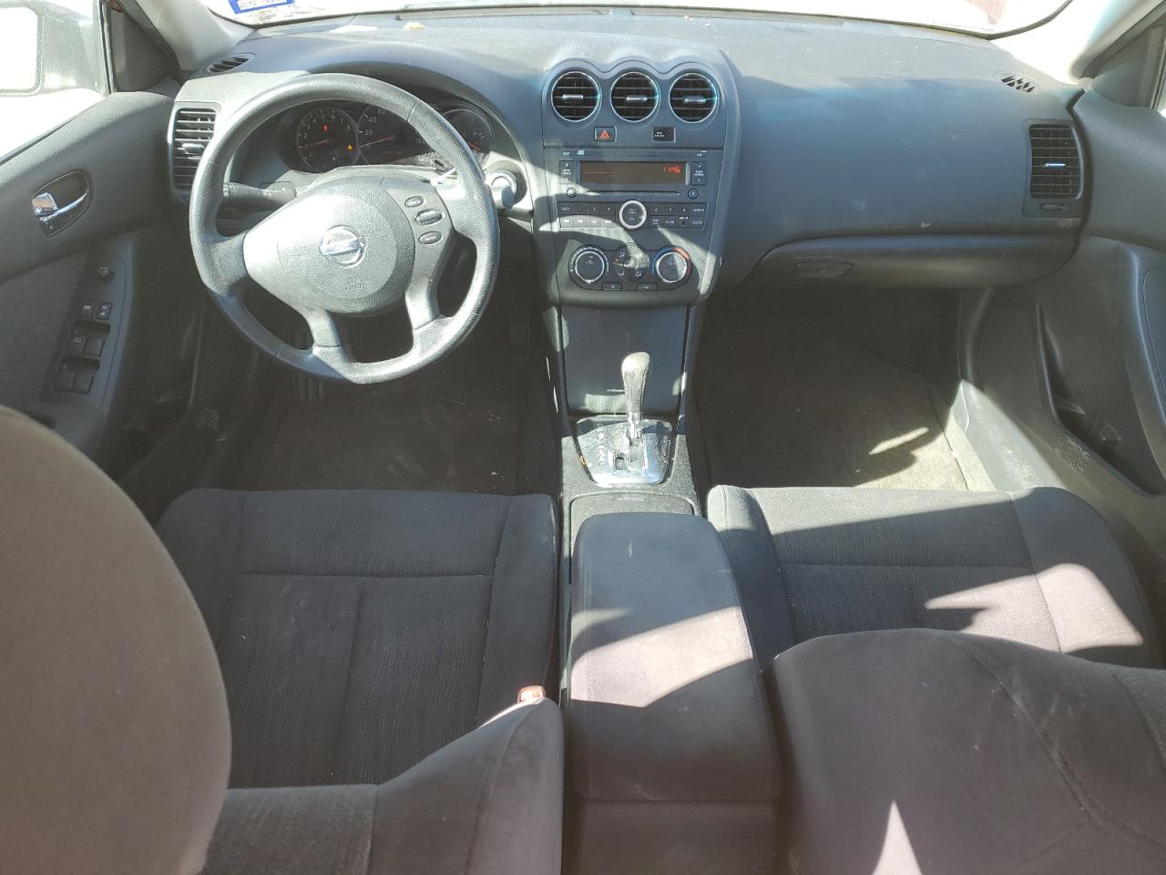 2010 Nissan Altima - Image 8