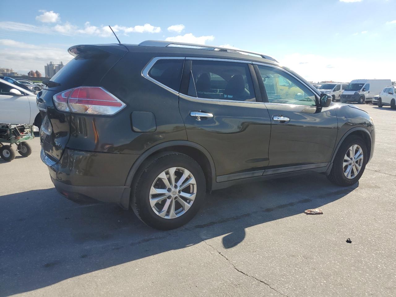 2016 Nissan Rogue - Image 3