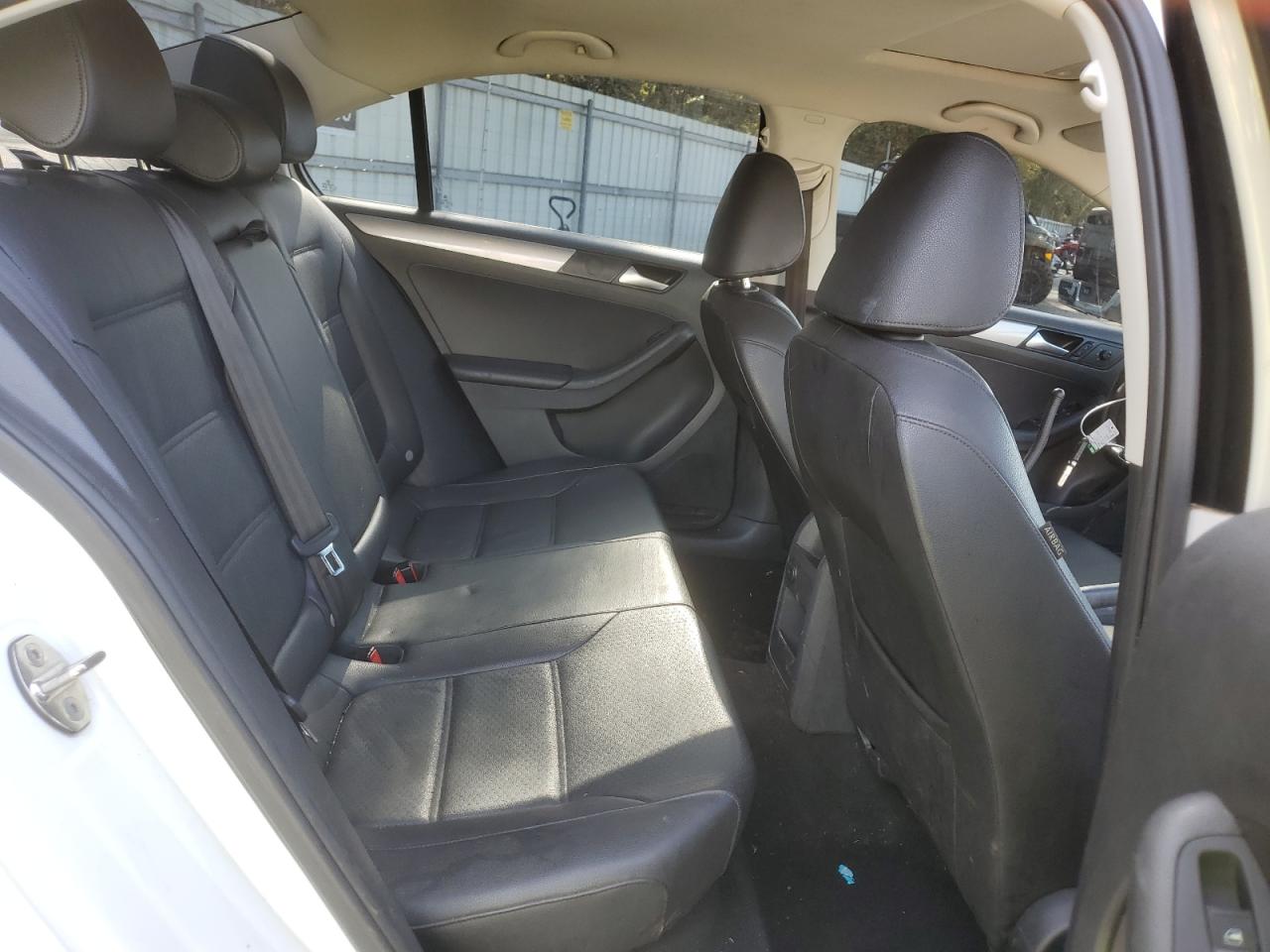 2017 Volkswagen Jetta - Image 10