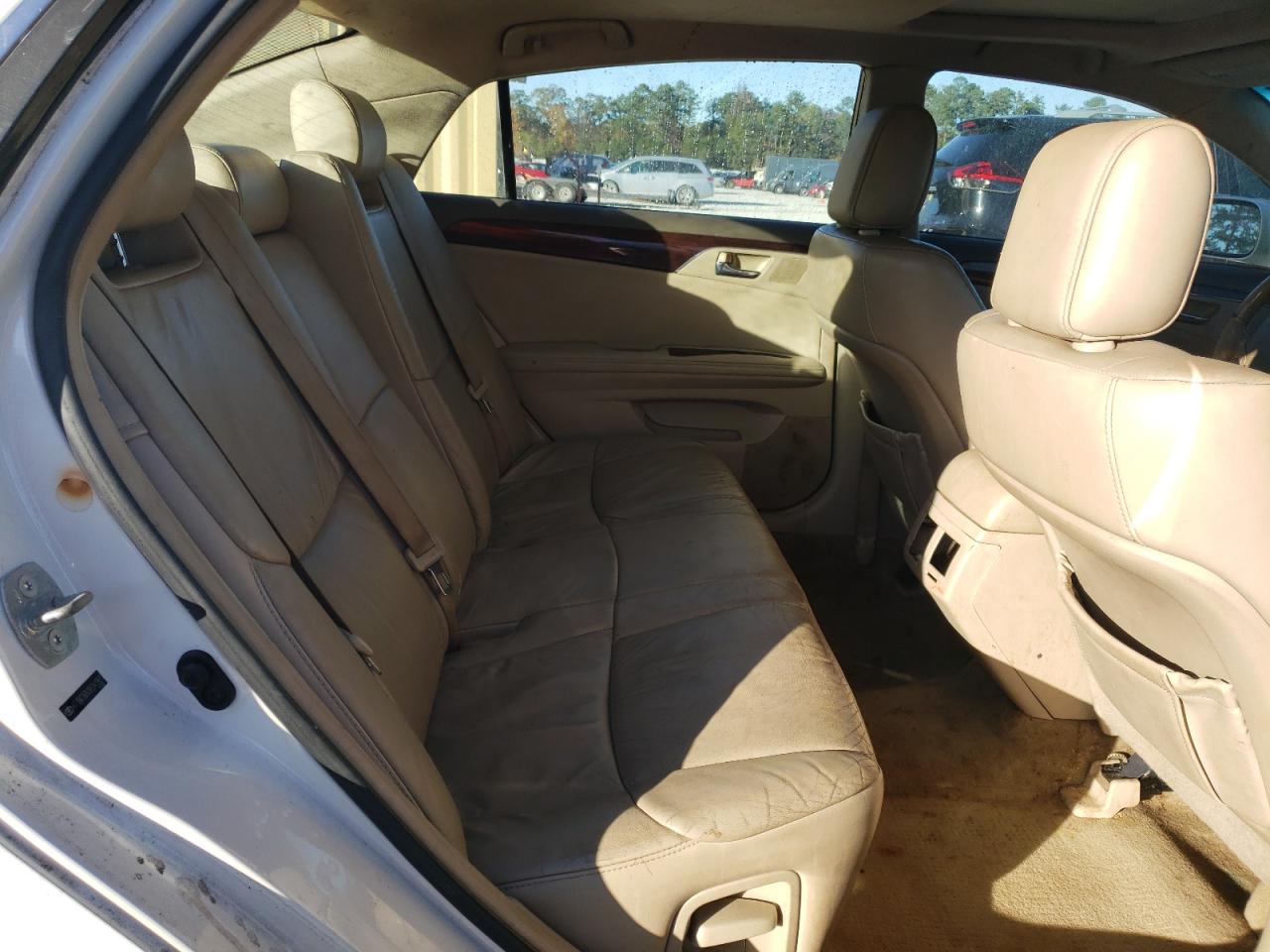 2009 Toyota Avalon - Image 10
