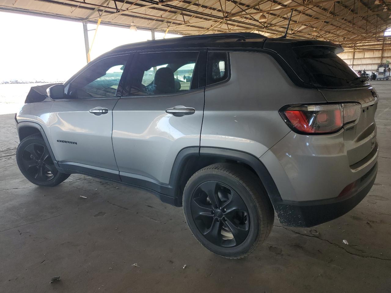 VIN 3C4NJCBB2JT407213 2018 JEEP COMPASS no.2