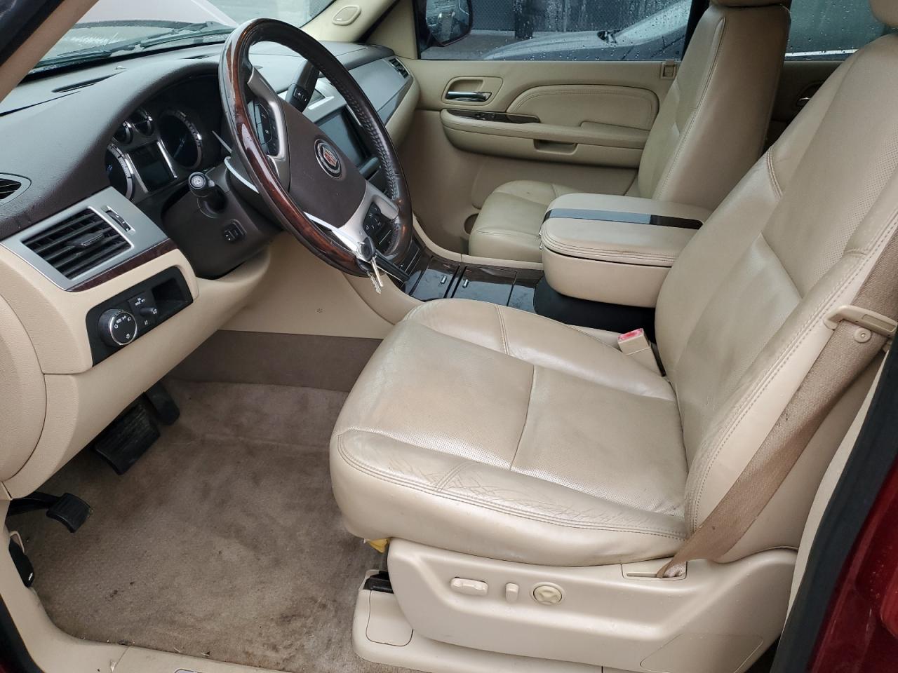 2009 Cadillac Escalade Luxury VIN: 1GYFK23209R130926 Lot: 79865144