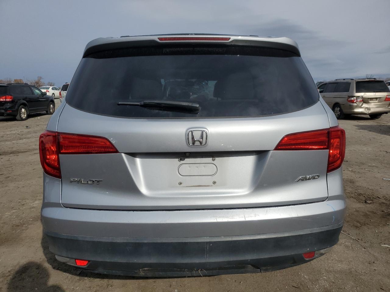 2017 Honda Pilot - Image 6