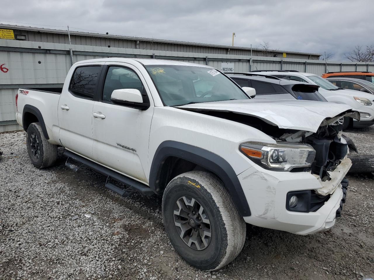 VIN 3TMDZ5BN6HM030366 2017 TOYOTA TACOMA no.4