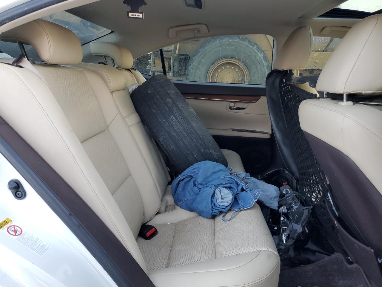 2017 Lexus ES - Image 10