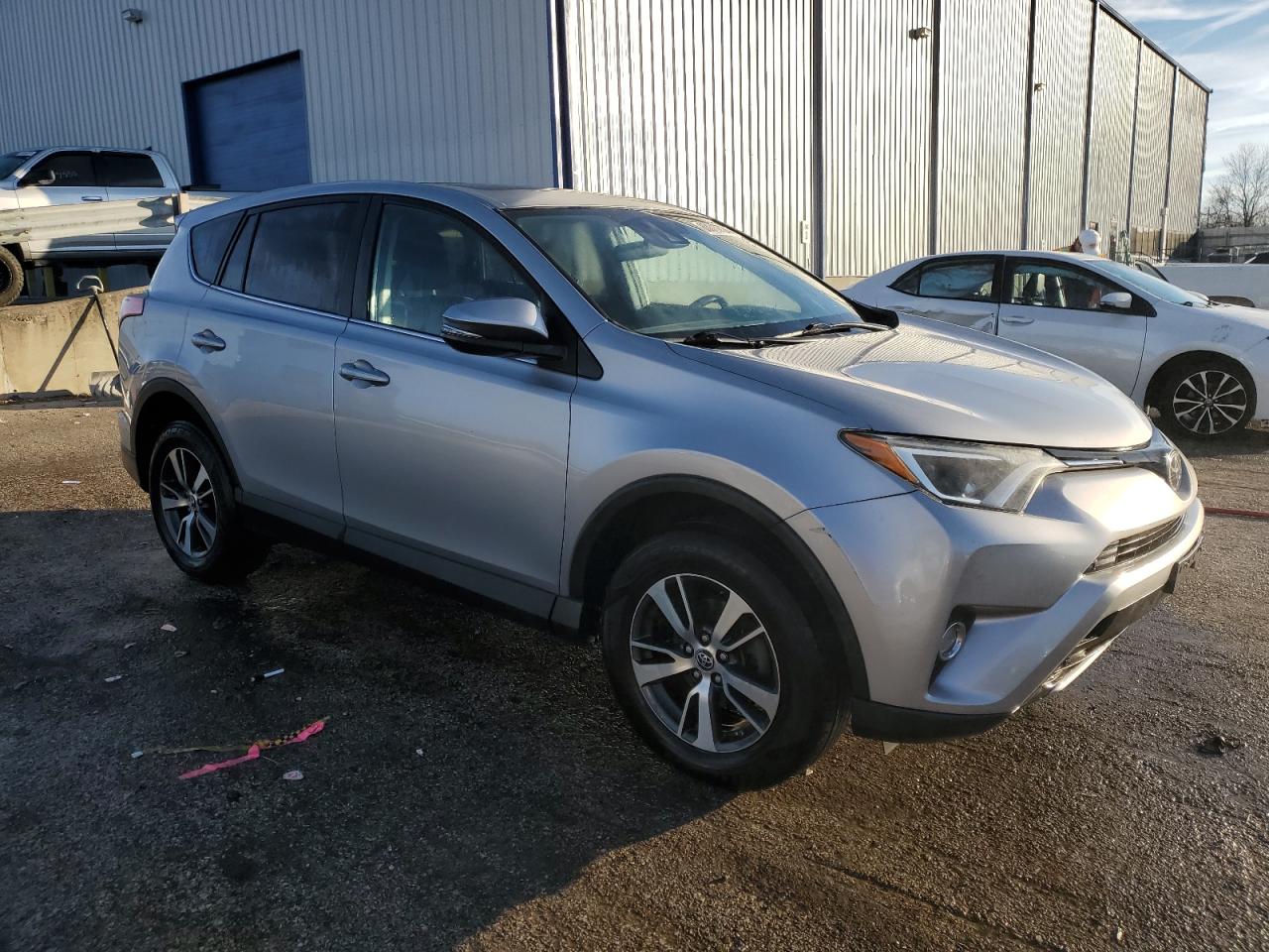 2018 Toyota RAV 4 - Image 4