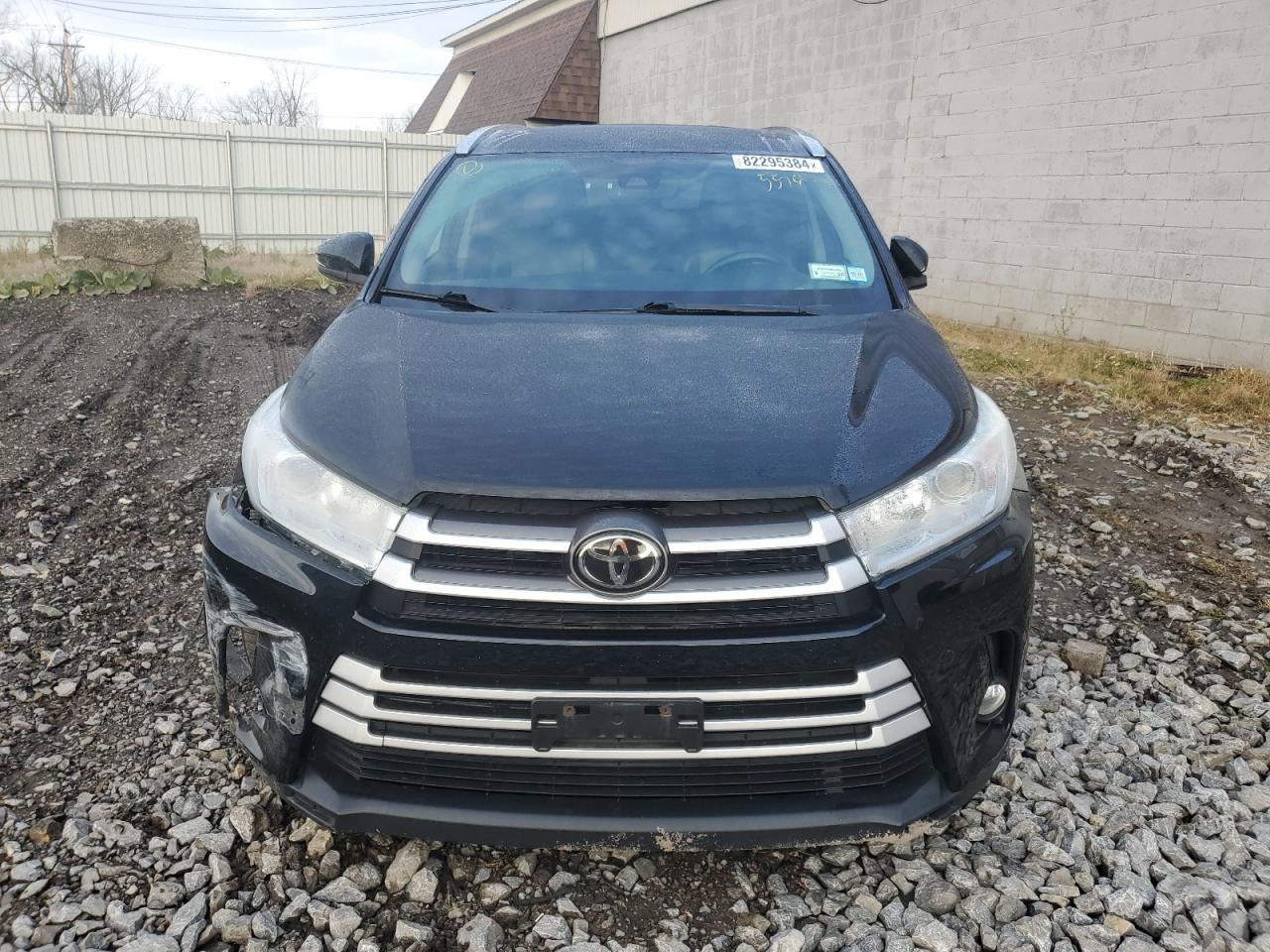 2018 Toyota Highlander - Image 5