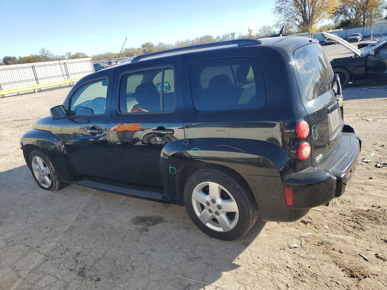 2010 Chevrolet HHR - Image 2
