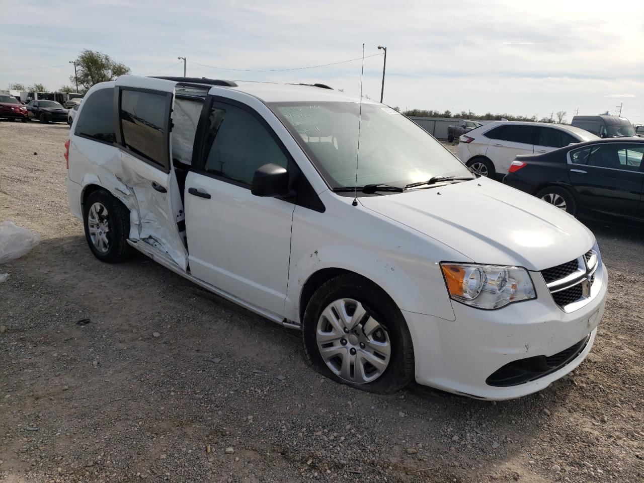 VIN 2C4RDGBG7KR781820 2019 DODGE CARAVAN no.4