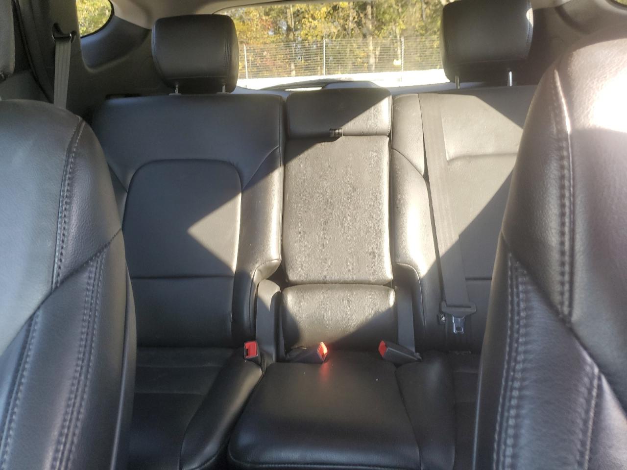 2018 Hyundai Santa Fe - Image 10