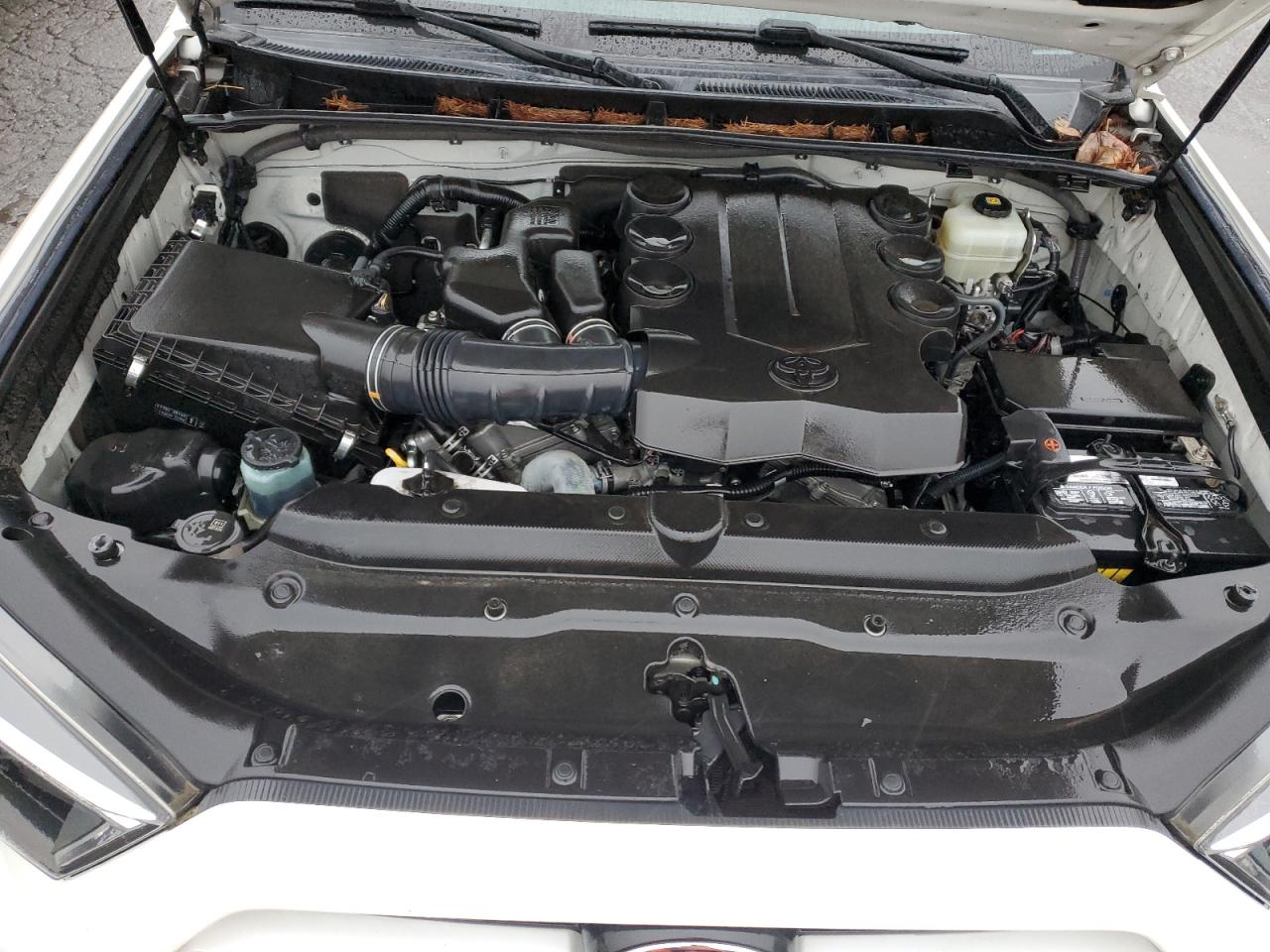 2018 Toyota 4Runner - Image 11