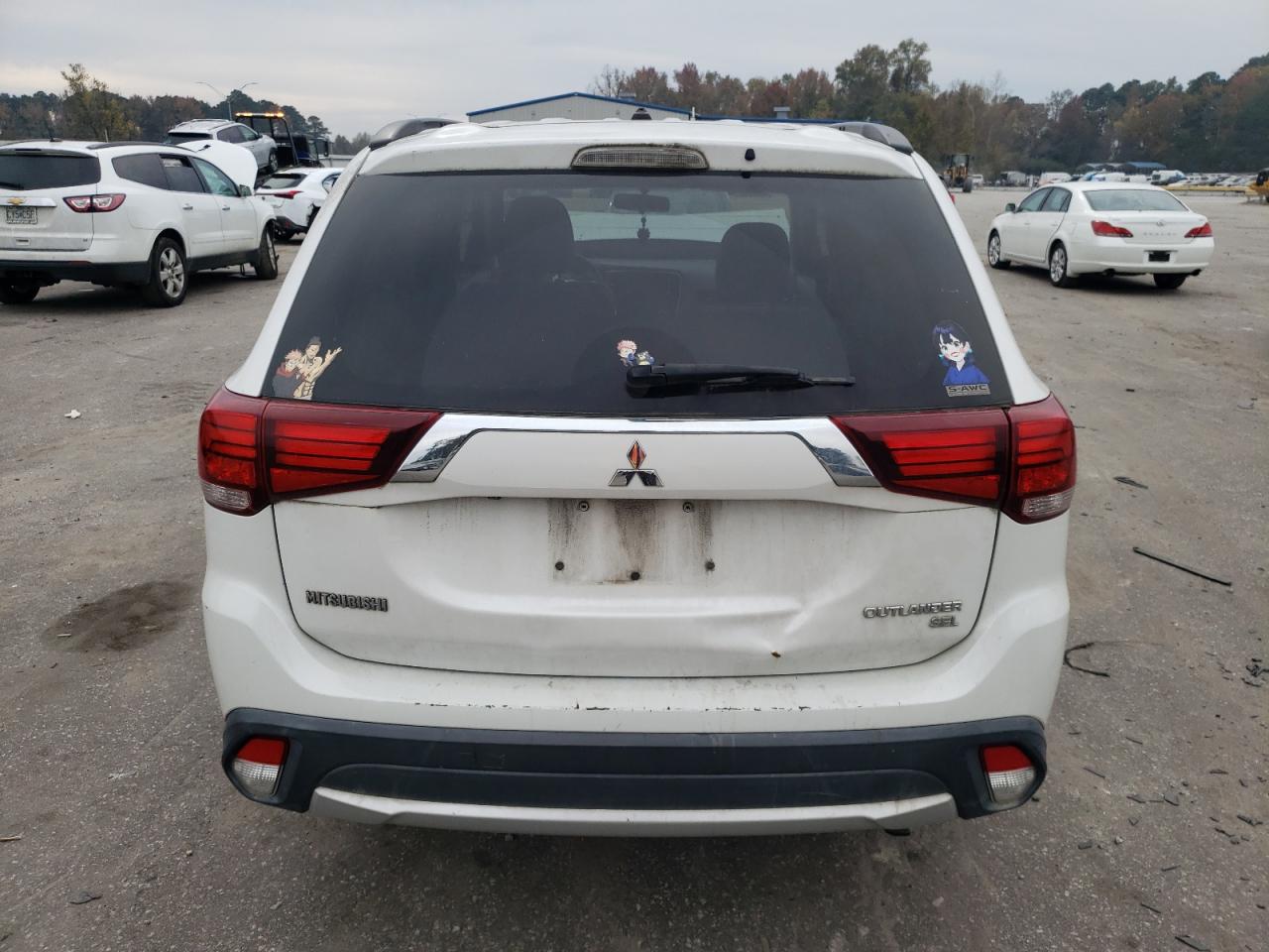 2016 Mitsubishi Outlander - Image 6