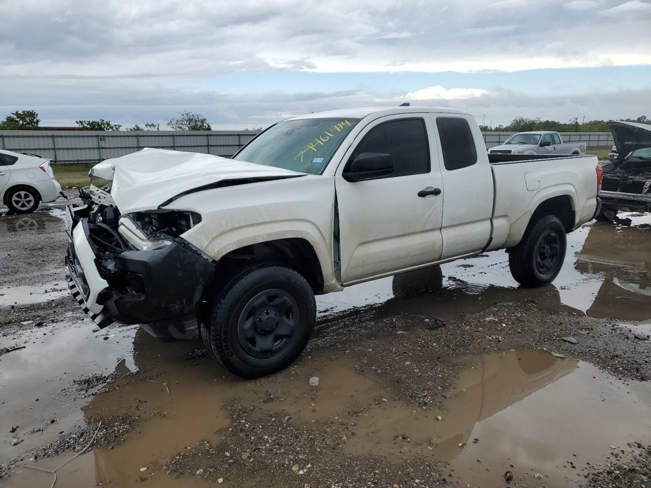 VIN 5TFRX5GN7JX111686 2018 TOYOTA TACOMA no.1