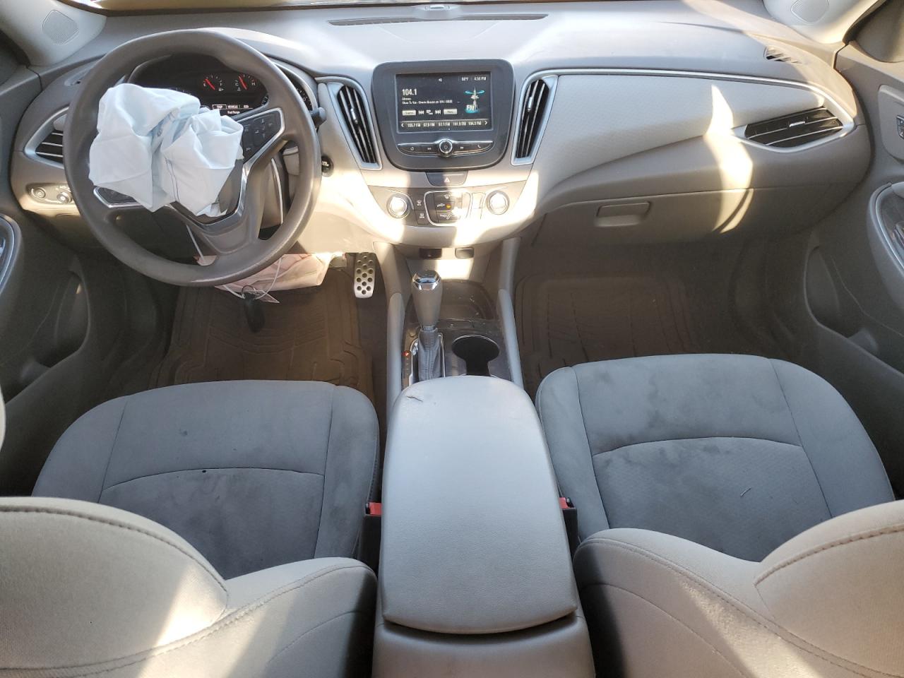 2016 Chevrolet Malibu - Image 8