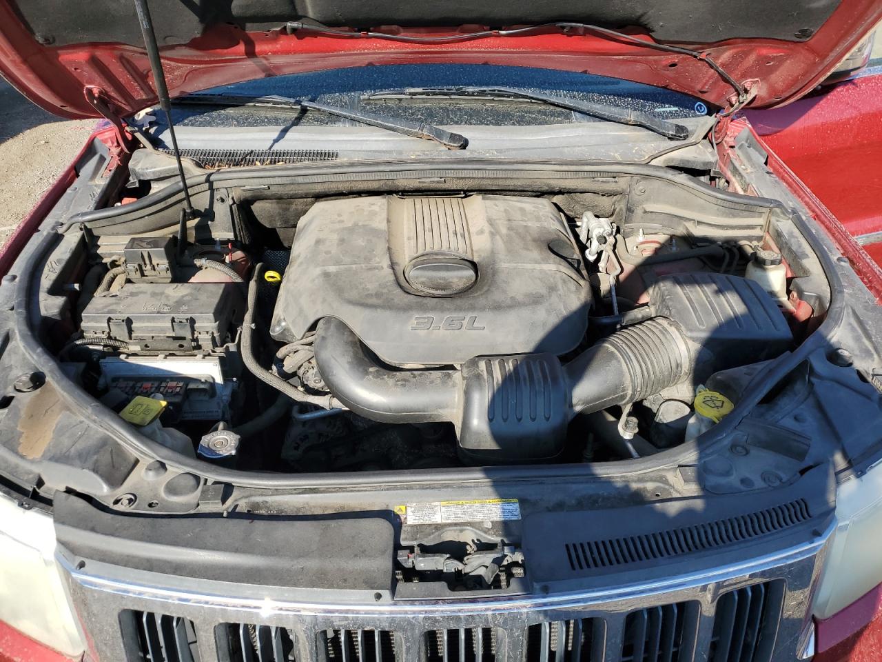 2011 Jeep Grand Cherokee - Image 12