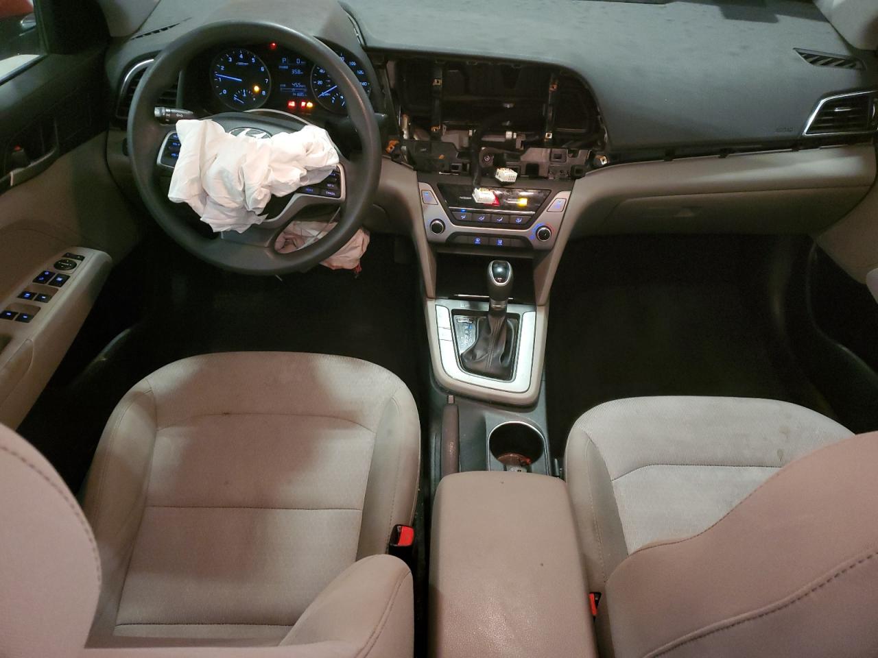 2017 Hyundai Elantra - Image 8