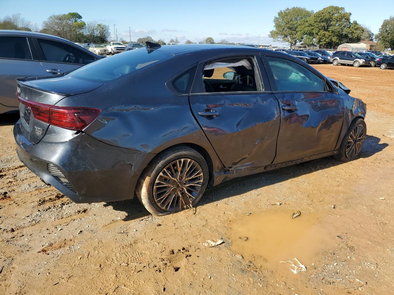 2024 Kia Forte - Image 3