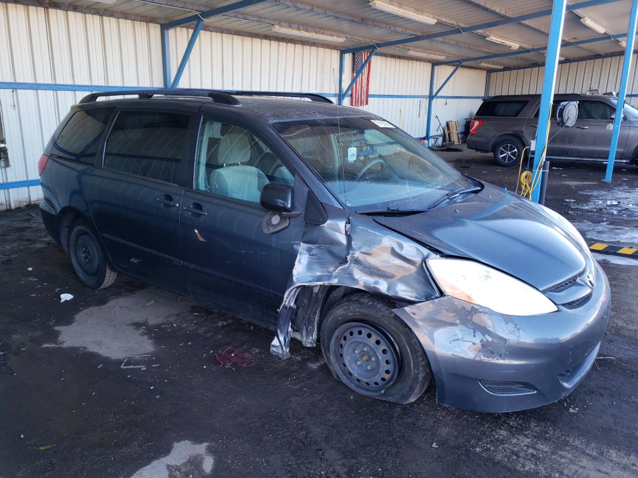 2010 Toyota Sienna - Image 4