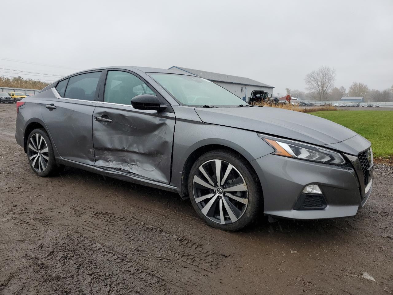 2021 Nissan Altima - Image 4