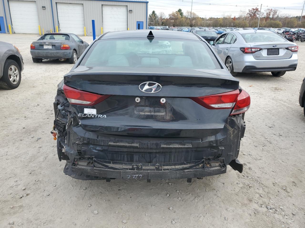 2017 Hyundai Elantra - Image 6