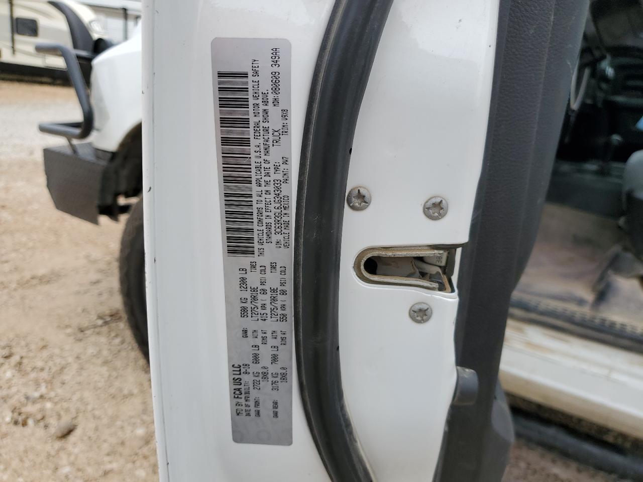 2018 RAM 3500 - Image 12