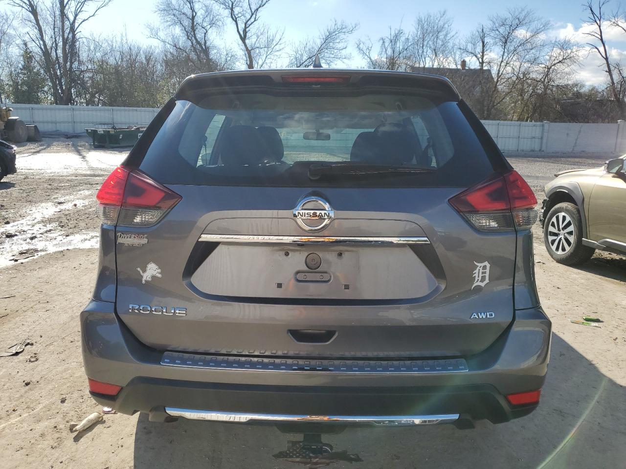 2017 Nissan Rogue - Image 6