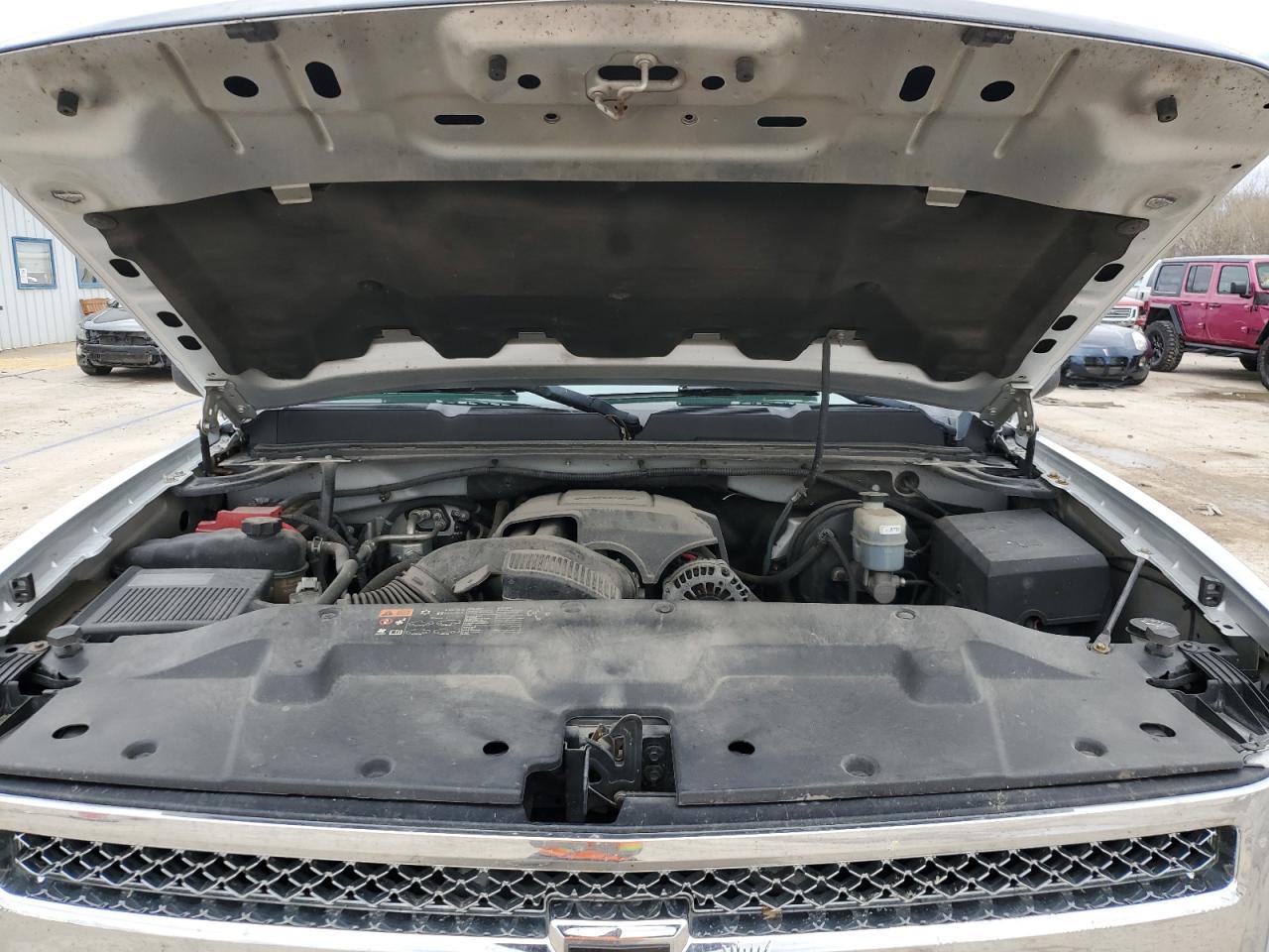 2012 Chevrolet Silverado - Image 11