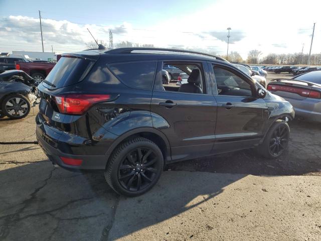  FORD ESCAPE 2019 Чорний