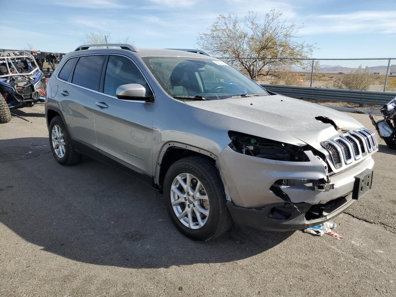 2016 Jeep Grand Cherokee - Image 4