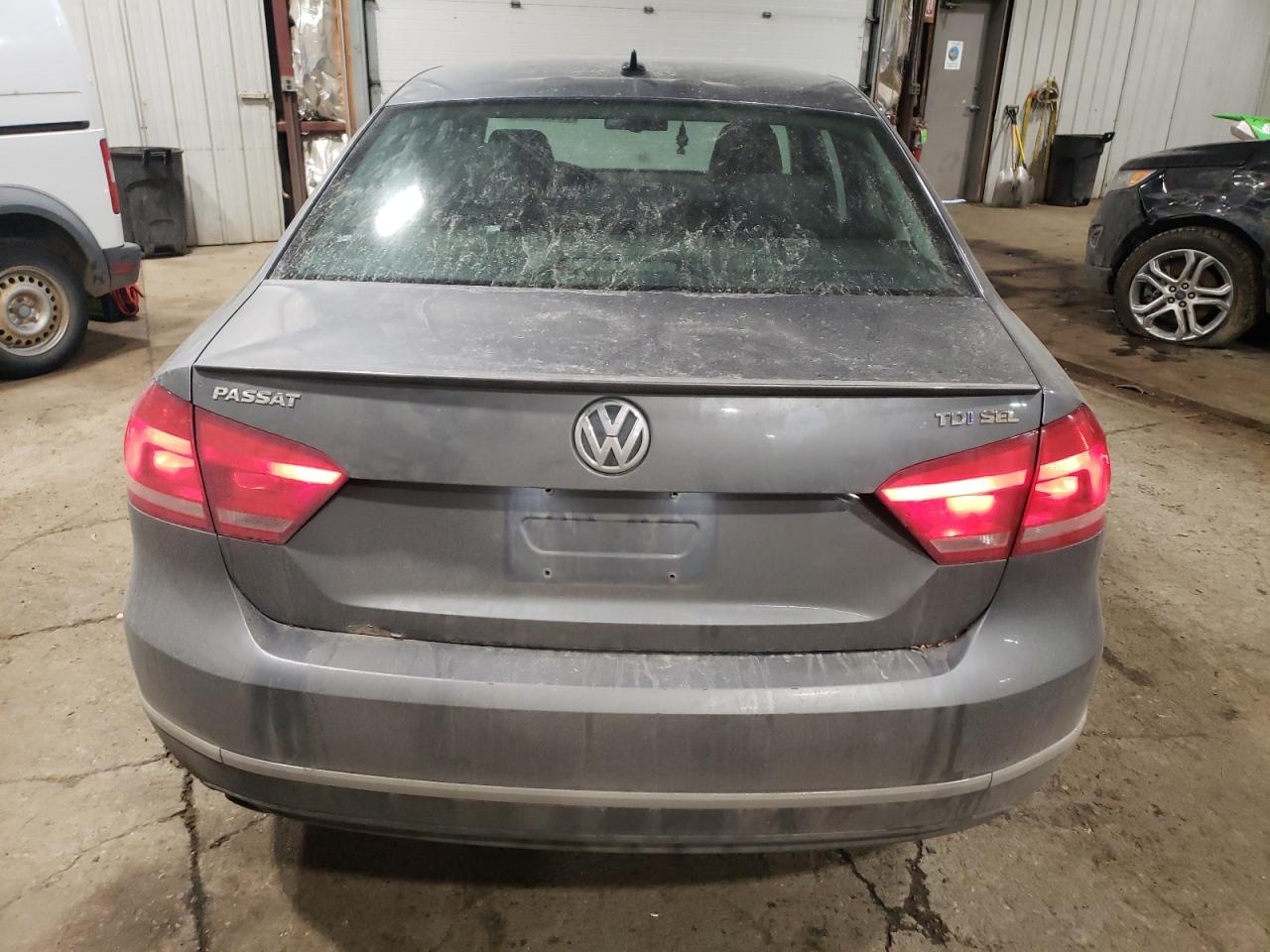 2014 Volkswagen Passat - Image 6