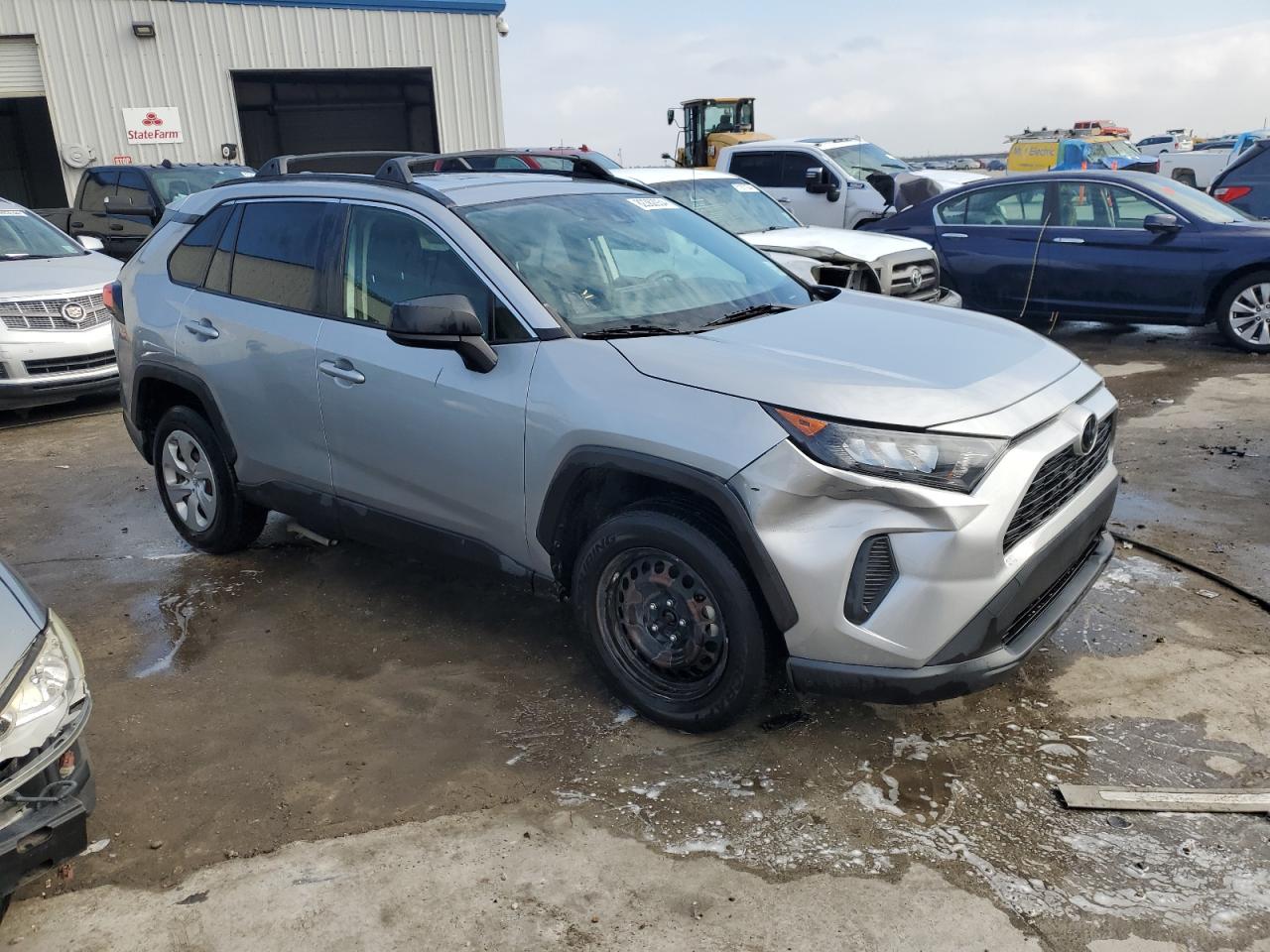 VIN JTMH1RFV3KJ006346 2019 TOYOTA RAV4 no.4