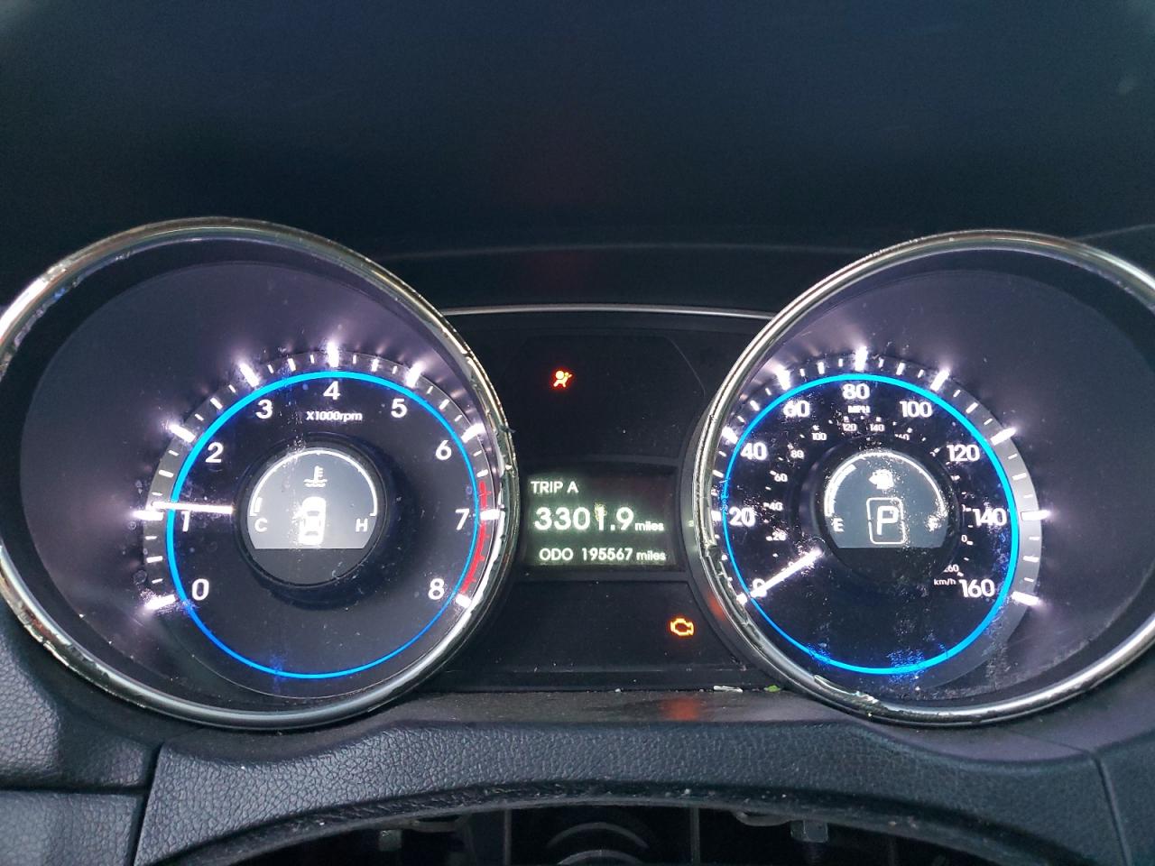 2011 Hyundai Sonata - Image 9