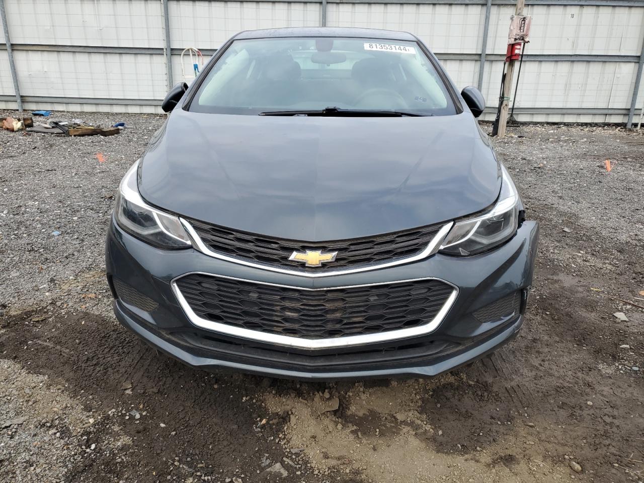 2018 Chevrolet Cruze - Image 5