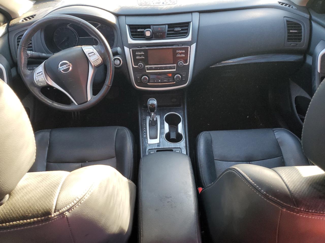 2017 Nissan Altima - Image 8