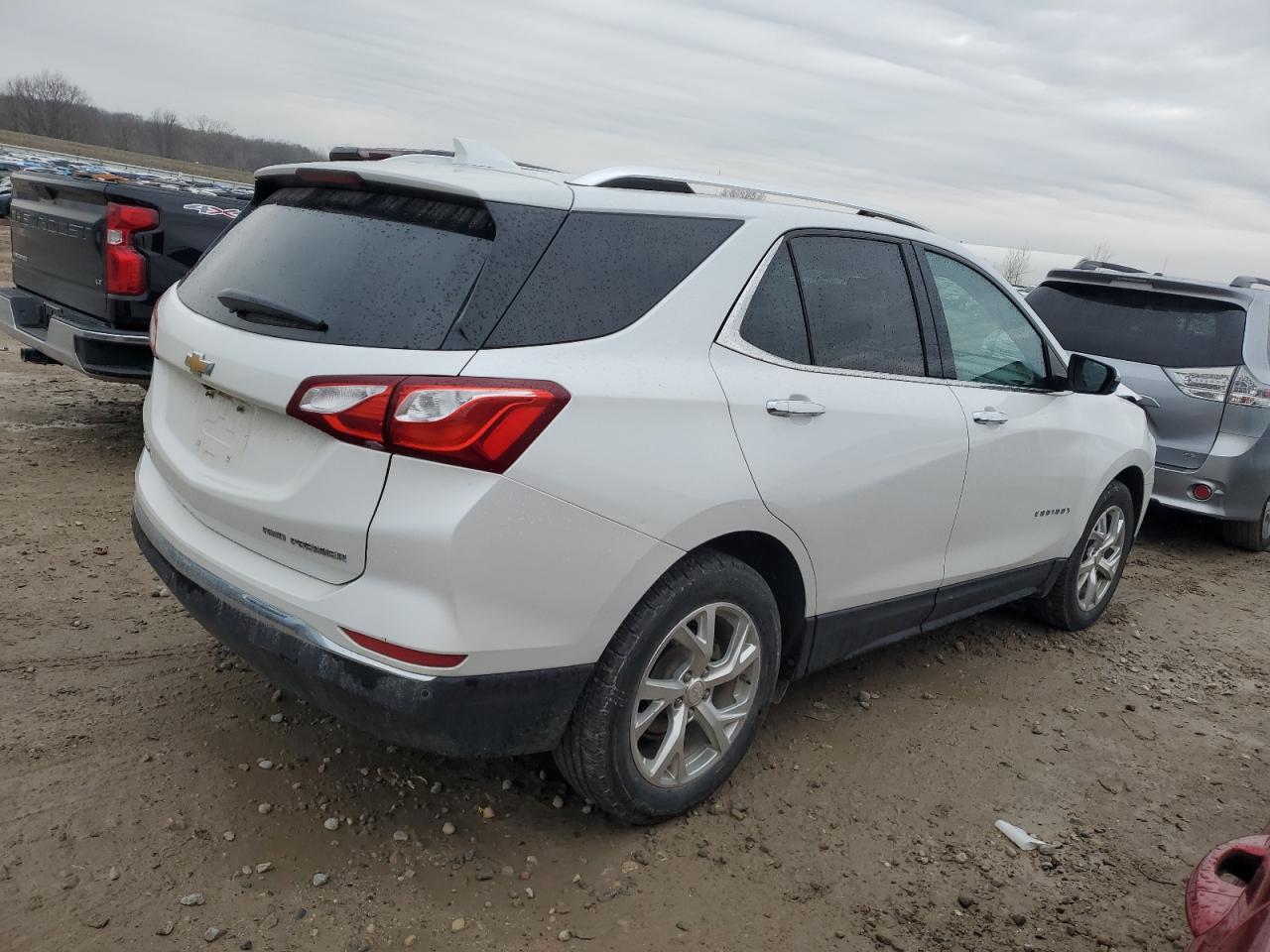2020 Chevrolet Equinox - Image 3