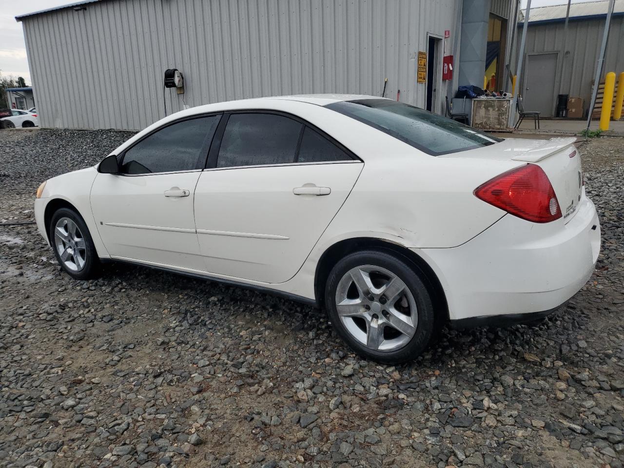 2007 Pontiac G6 - Image 2