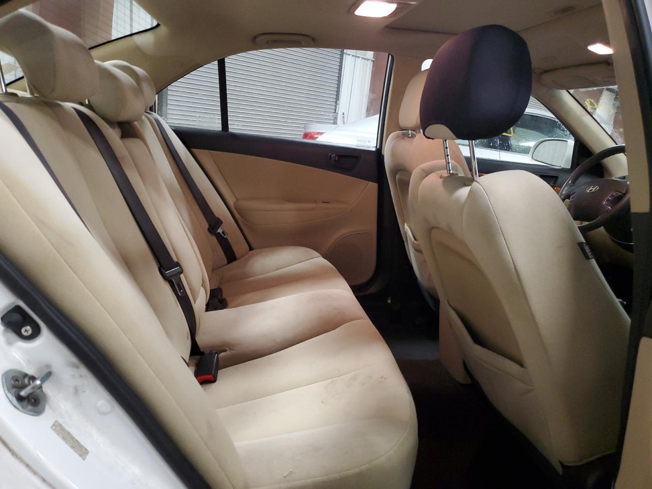 2009 Hyundai Sonata - Image 10