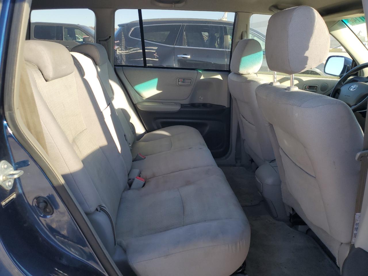 2004 Toyota Highlander - Image 10