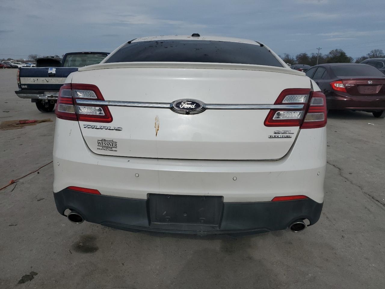 2015 Ford Taurus Sel VIN: 1FAHP2E82FG123670 Lot: 81076274